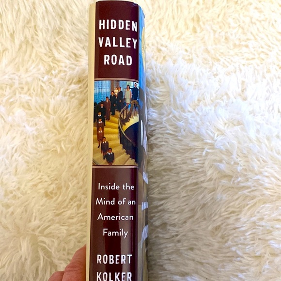 HIDDEN VALLEY ROAD  INSIDE THE MIND OF AN AMERICAN FAMILY by ROBERT KOLKER - Picture 2 of 3